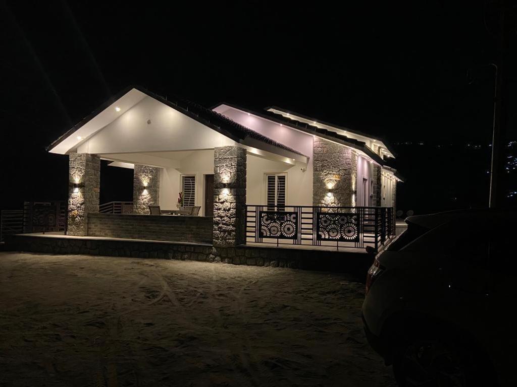 Rr Holiday Inn Кодайканал Экстерьер фото
